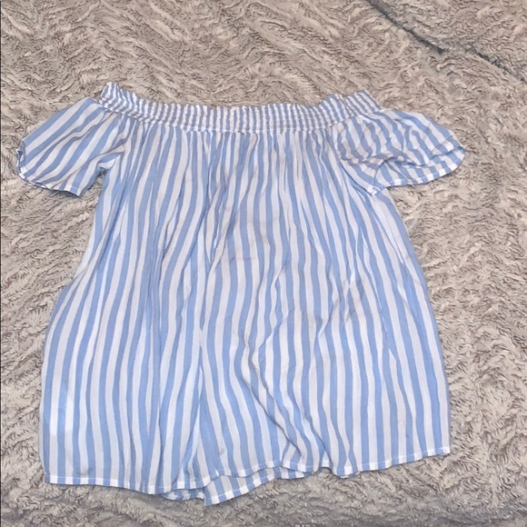 Off the shoulder Old Navy shirt - Picture 1 of 2